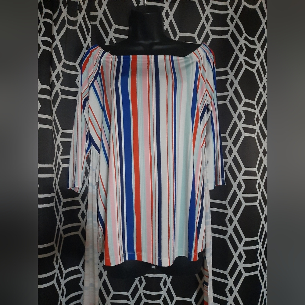 Venus 3/4 sleeve blouse size L
